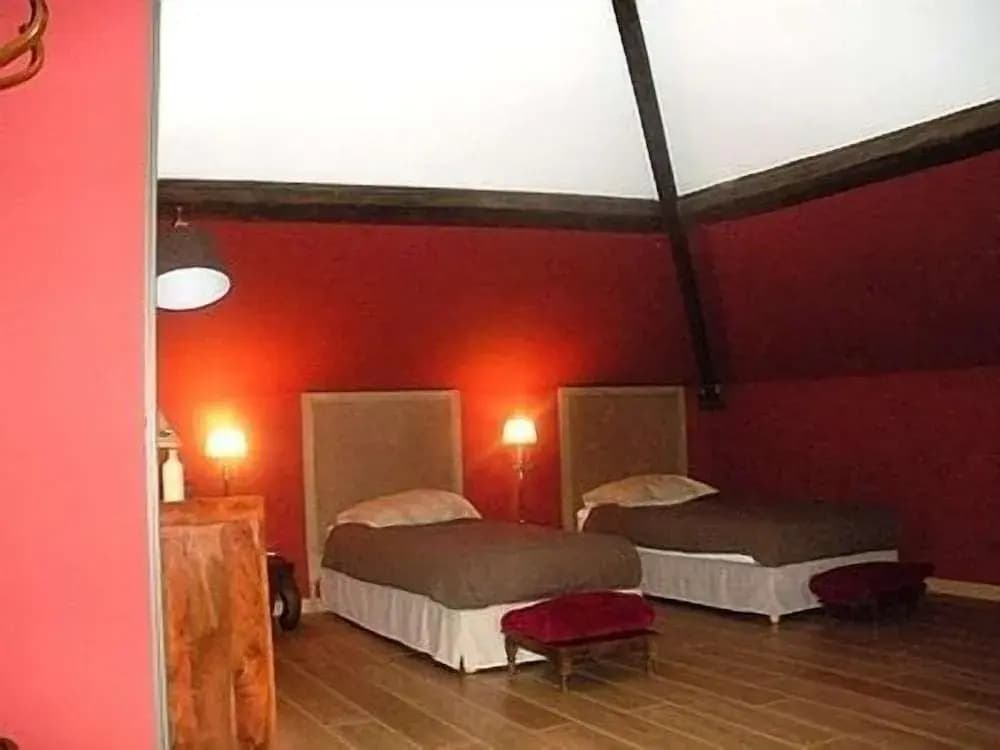 Logis Hôtel-Restaurant Le Moulin D'Artres - Photo 4