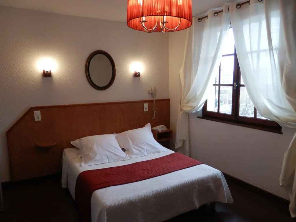 Le Comte Rouge - Photo 2