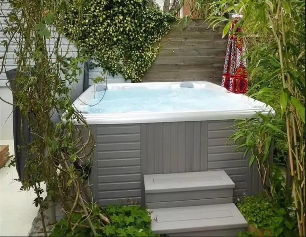Apartment in Normandy Near Pebble Beach - Miniature 8