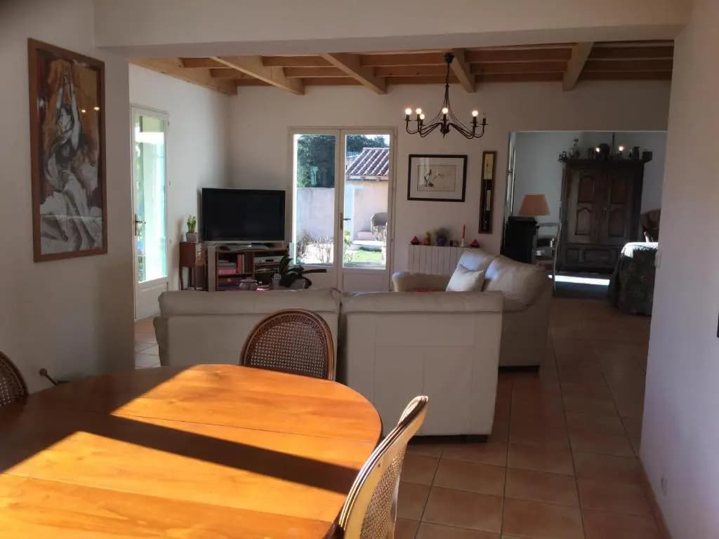 Jolie Maison de Vacances Avec Piscine Privée, Au Cœur du Village de Mouriès, Dans Le Parc Naturel Régional Des Alpilles, 4...