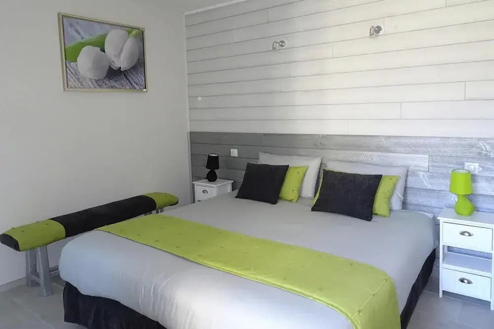 House in Normandy With Sauna & Coastal Charm - Photo 3