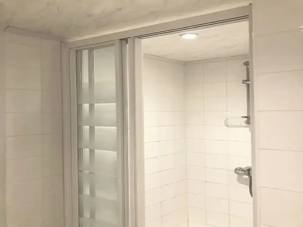 1-bedroom Apartment With View of Private Beach - Miniature 6