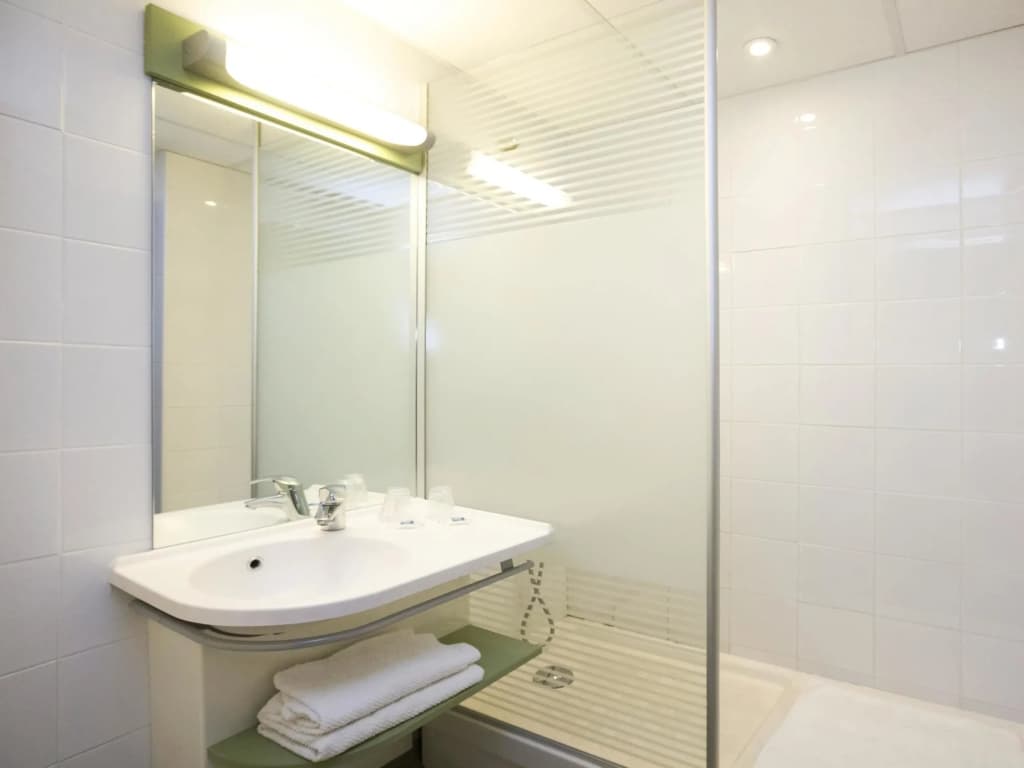 Ibis Budget Marseille Vieux Port - Miniature 8