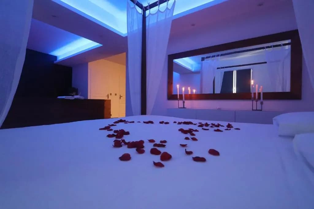 Suite Pointe Rouge Jacuzzi SPA - Photo 5