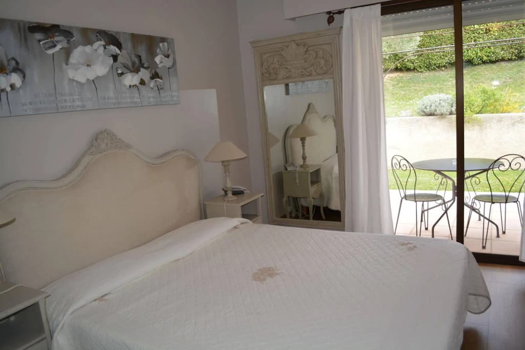 Hôtel Le Colombier - Photo 2