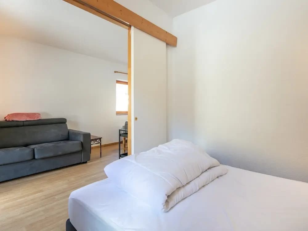 Apartment in Saint-sorlin Near Ski Slopes - Photo 2