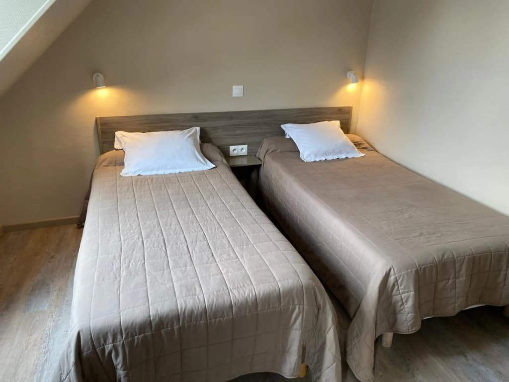 Hotel Angleterre - Photo 5