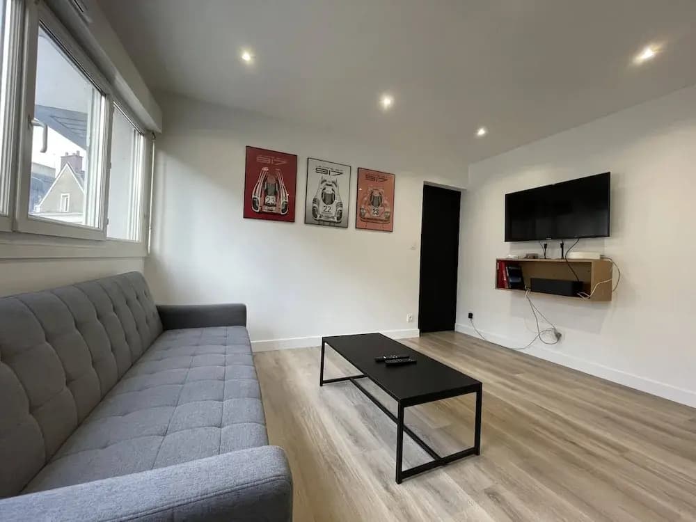 Apartment in Le Mans Near Train Station - Miniature 7