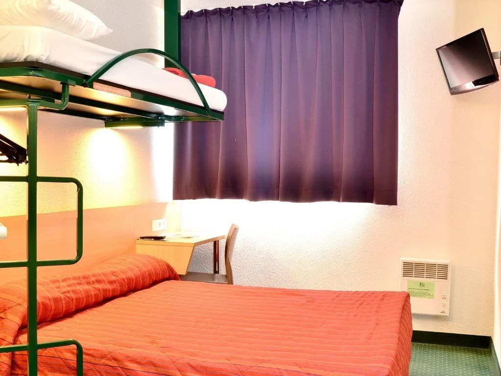 Mister Bed Tours - Photo 3