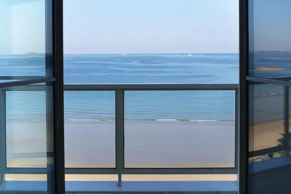 Partial Sea View Coastal Stay - Miniature 6
