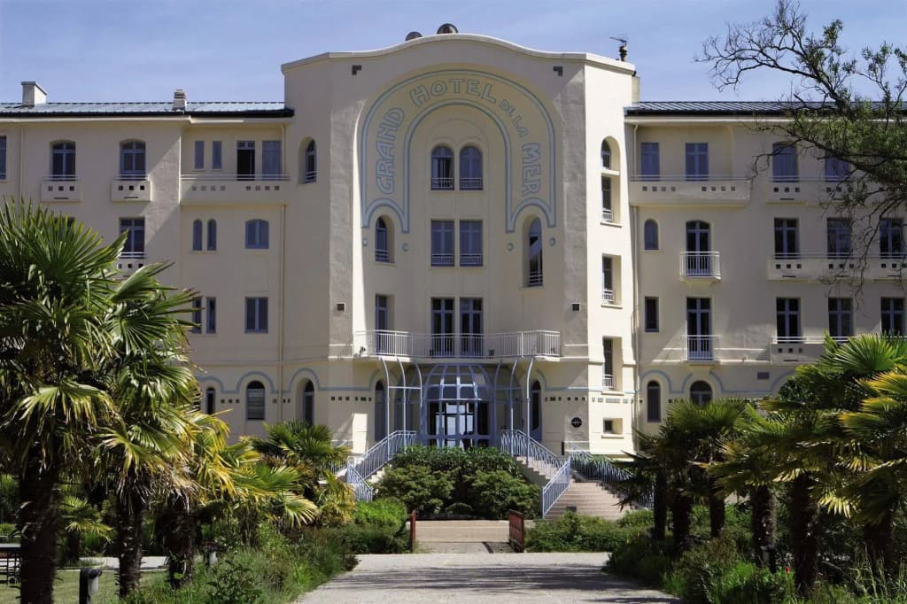 Hôtel Morgat Le Grand Hôtel De La Mer - Photo 1