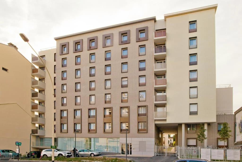 Séjours & Affaires Paris Bagneux - Photo 1
