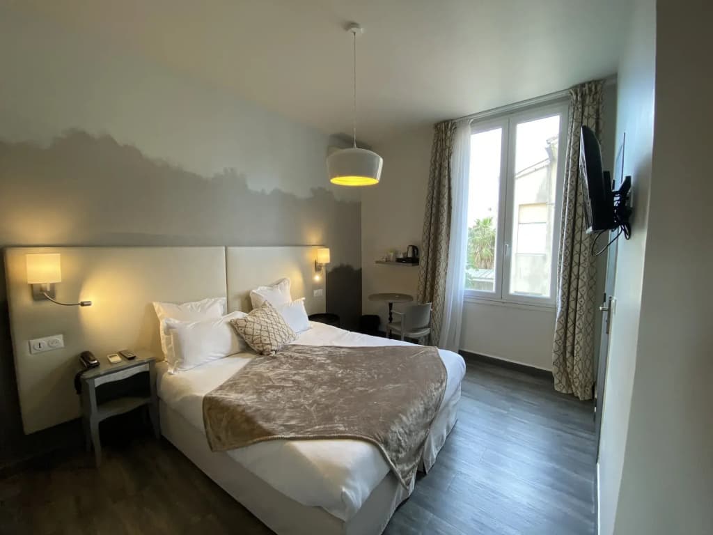 Majestic Hotel - Photo 5