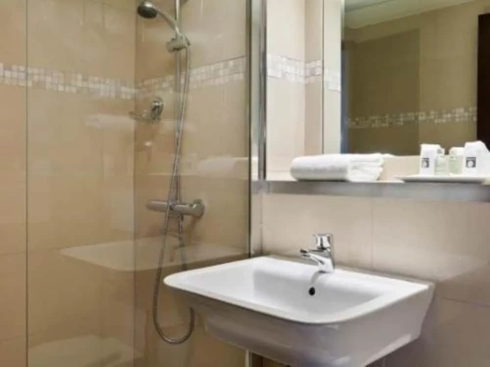 Enzo Hotel Brétigny - Miniature 7