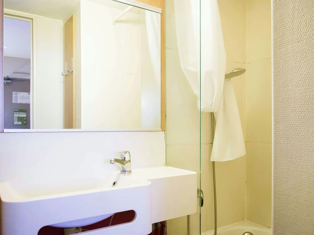 B&B HOTEL Saint-Brieuc - Miniature 7