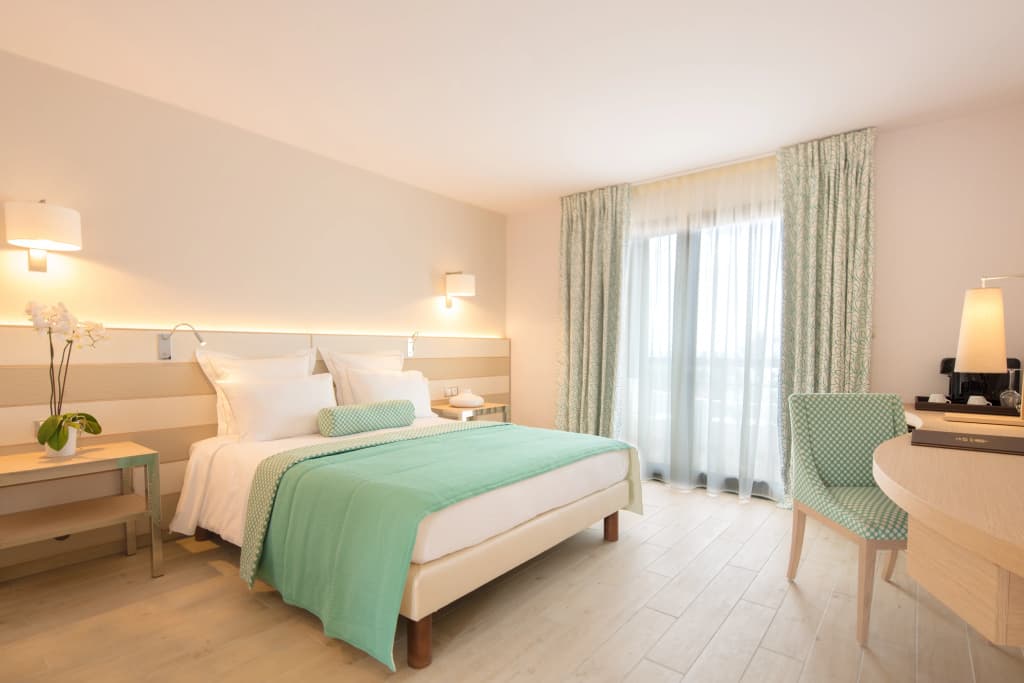 Akoya Hotel & Spa - Photo 4