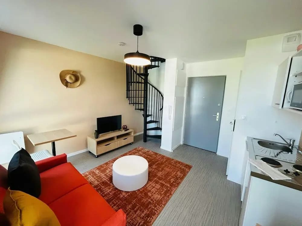 We Live In R - Duplex 501 - Photo 4