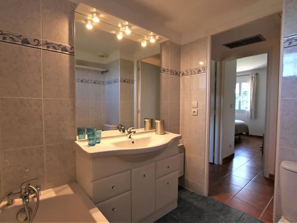 Provencal Parkside Haven - Miniature 8