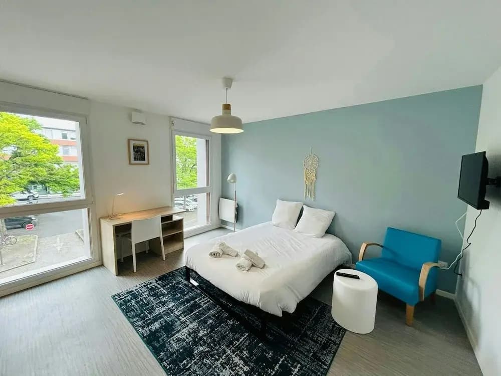 We Live In R - Suite 201 - Photo 4