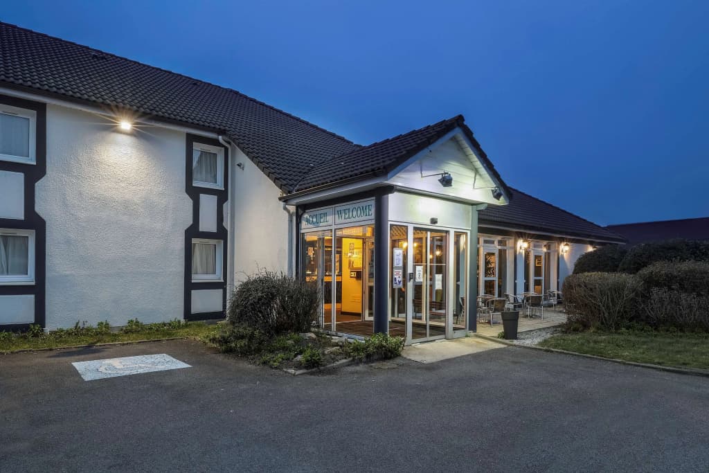 Sure Hotel by Best Western Calais Coquelles Tunnel s/ Manche - Photo 1