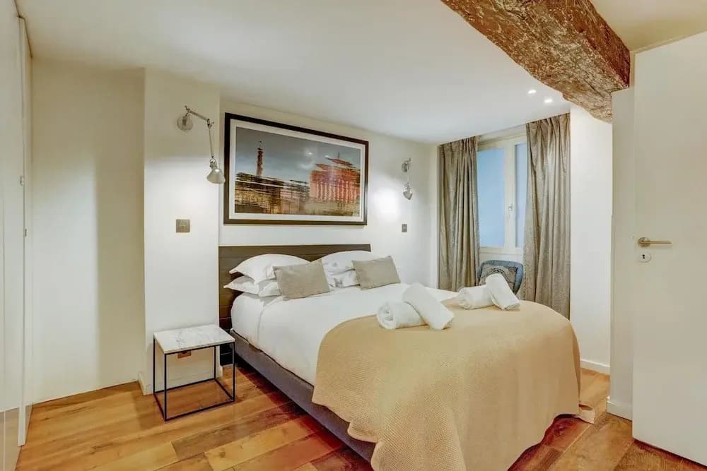 Jardin Priv Gorgeous 3 Bed House in Le Marais - Photo 4