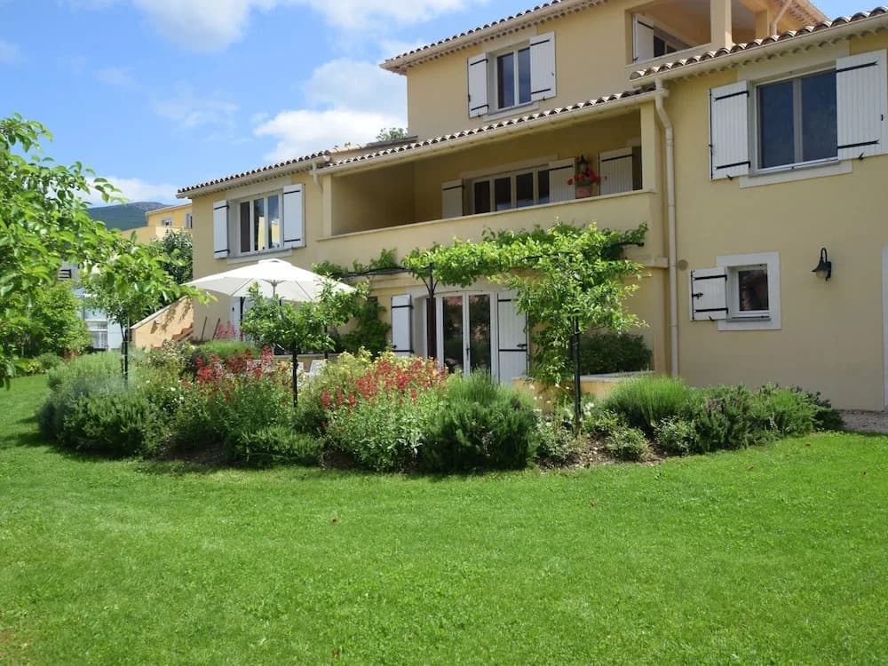 Modern Terrace Stay Montbrun - Photo 1