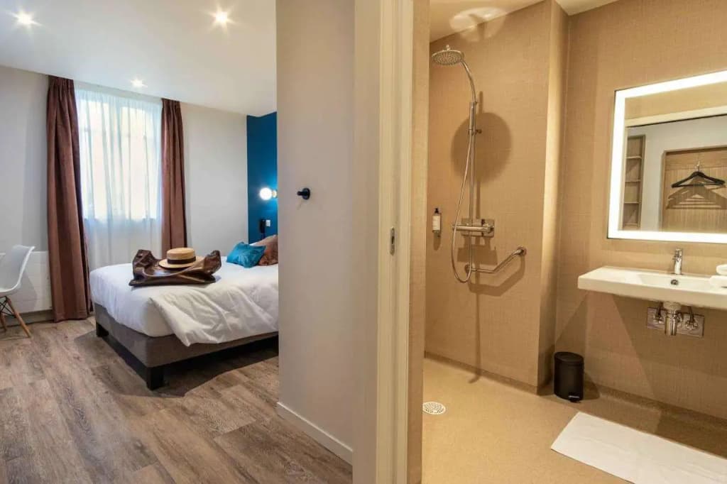Mayrena Hotel - Photo 3