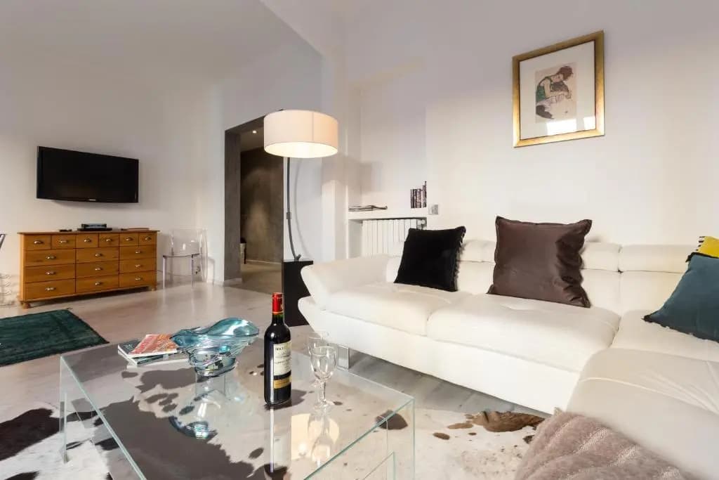 Centrally Located Modern 2 Bed Apartment in Cannes With Aircon and High Ceilings and Modern Design - 696 - Photo 5