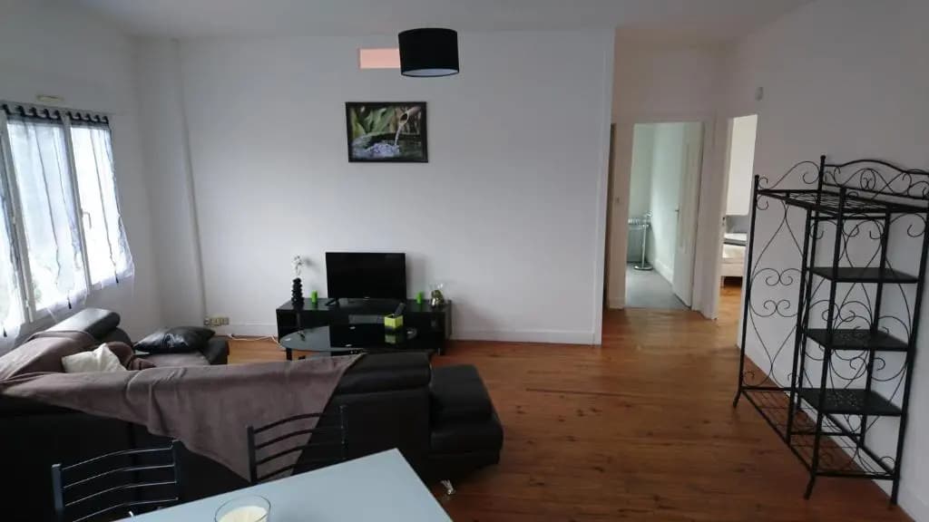 appartement de 79 m² à 500 mètres de la cure - Miniature 8