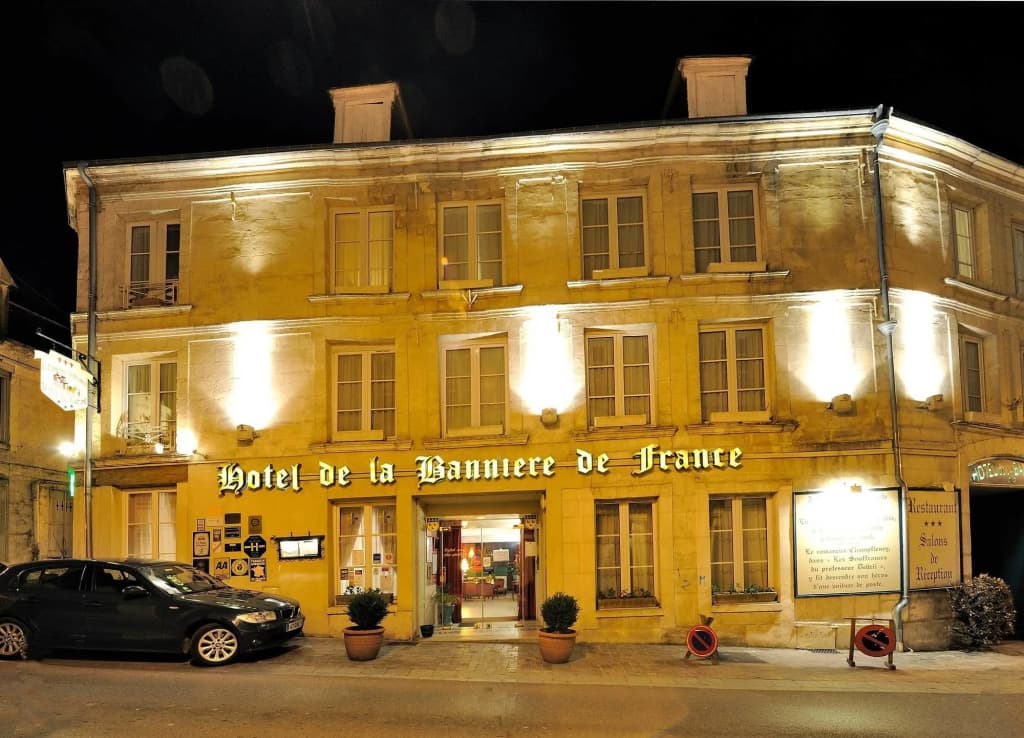 Hotel de la Banniere de France - Photo 1