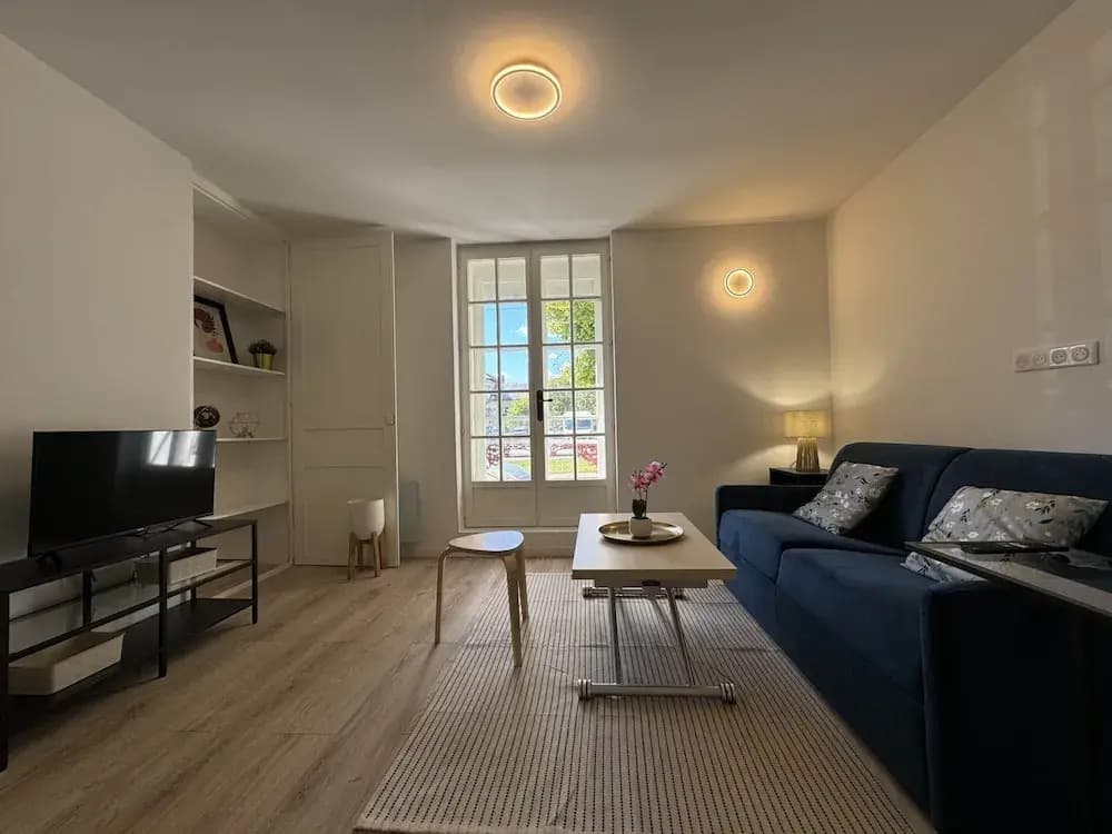 Apartment in Le Mans With Private Terrace - Photo 1
