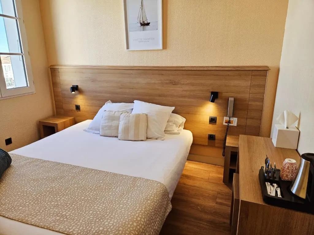 Hotel Du Port - Photo 4