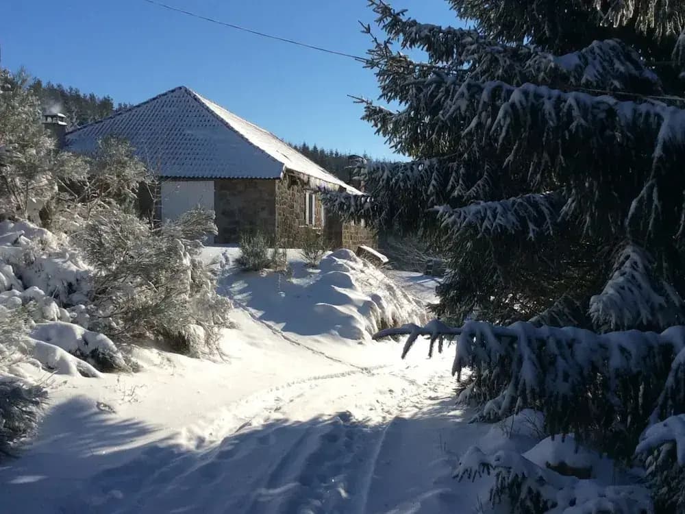Charming Farmhouse in Cros-de-georand With Swimming Pool - Photo 2
