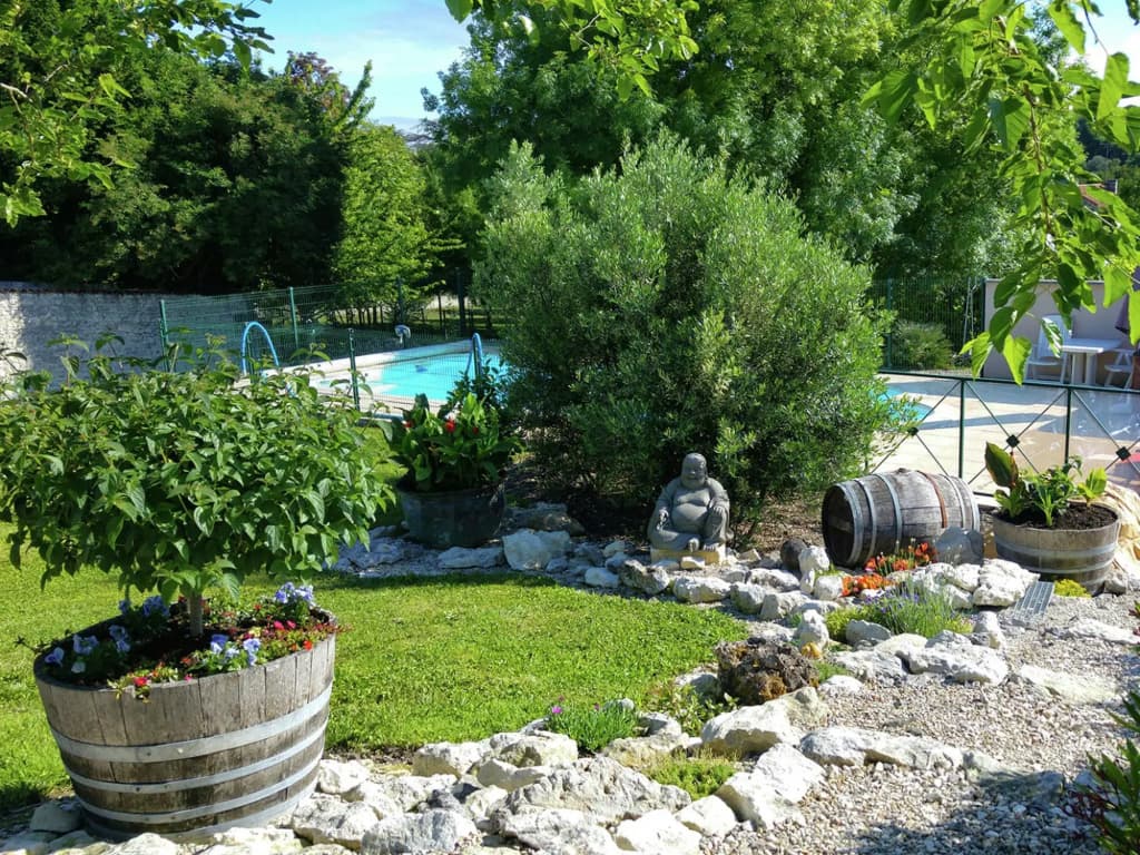 Chic Apartment in Segonzac With Swimming Pool - Photo 2