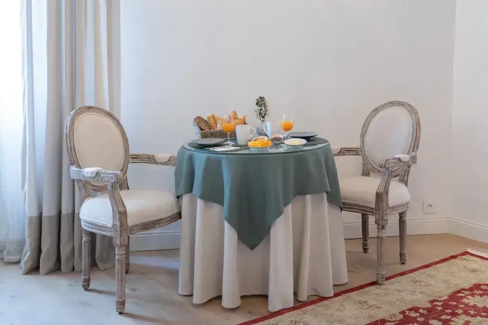 La chambre des Remparts Romantique - Miniature 8