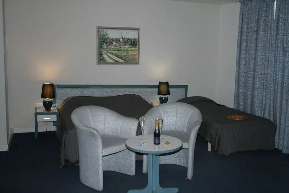 Hotel de La Tour - Photo 1