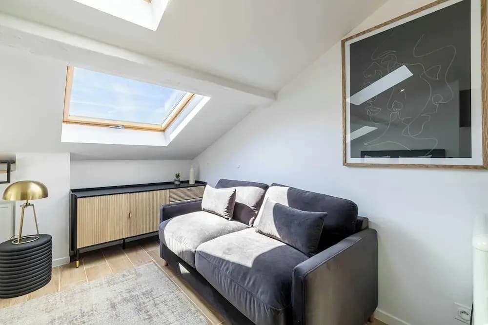 Large Renovated Studio - Bright - 1br/4p - Miniature 6