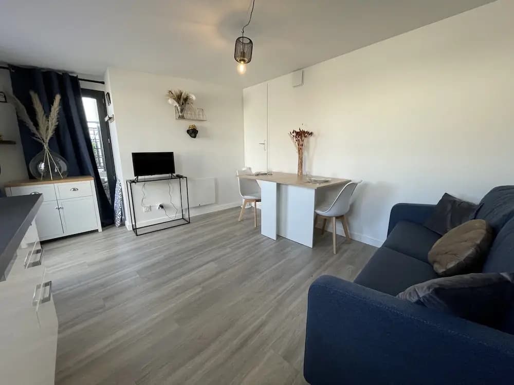 Apartment in Le Mans With Private Parking - Photo 3