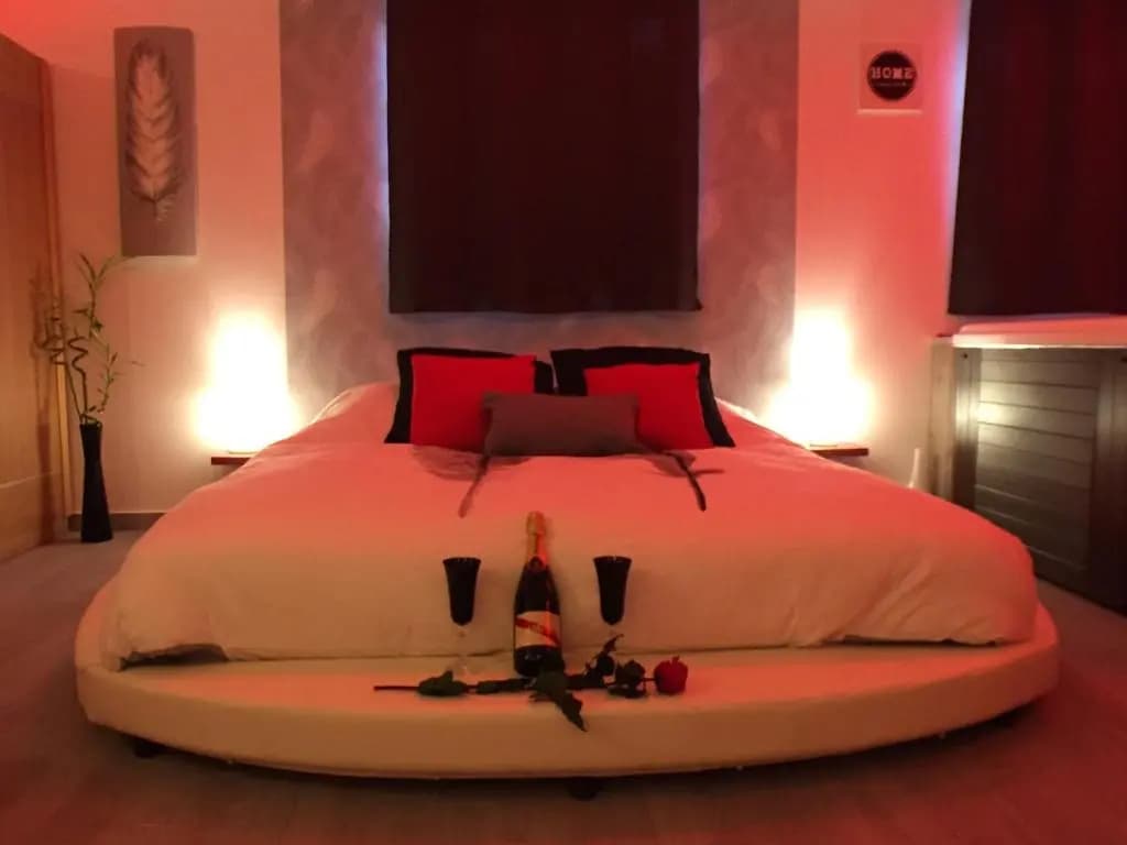 Suite Cupidon- Domaine des trois châteaux - Photo 2