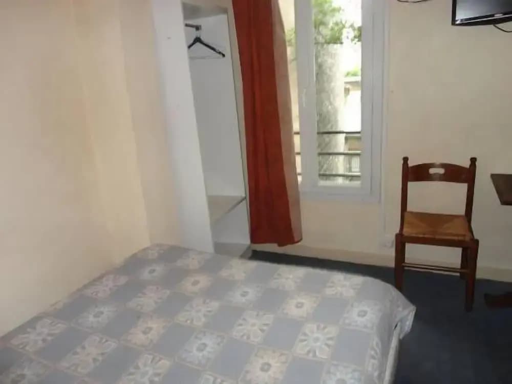 Hotel Santana - Photo 2
