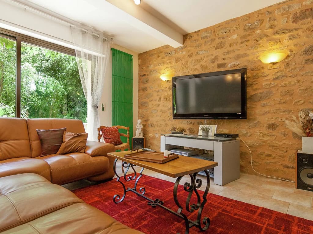 Spacious Farmhouse With Private Heated Pool in a Rustic Garden - Miniature 7