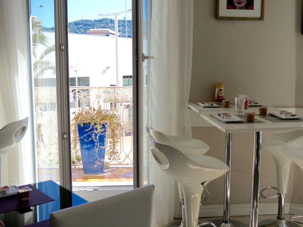 Hotel Amirauté - Miniature 8