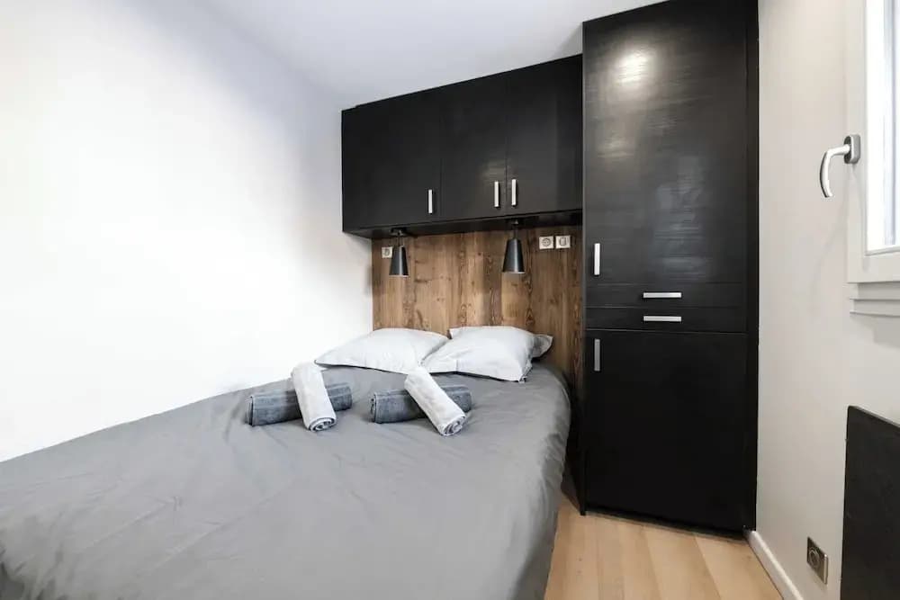 2 Bedroom Apartment With Parking and Balcony - Photo 2