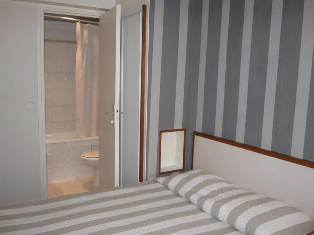 Hotel Royal Bergere - Photo 2