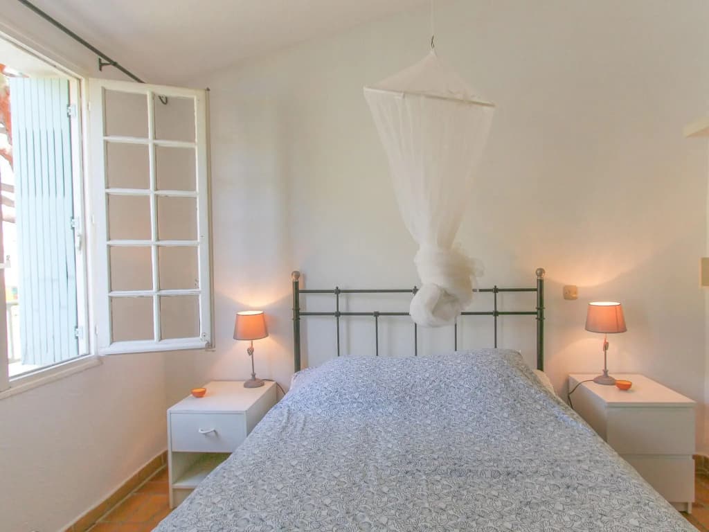 Pleasant holiday home in Port Grimaud with garden - Photo 3