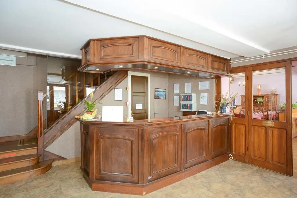 Logis Hôtel-Restaurant des Bains - Photo 2