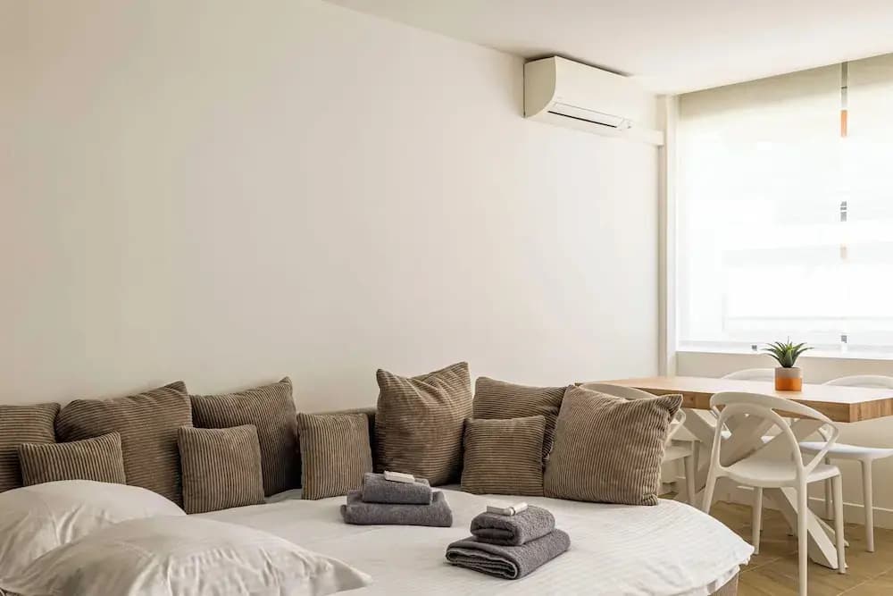 Cozy Renovated Apartment - Martinez - Photo 3