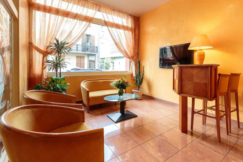 Hotel de Bordeaux - Photo 2