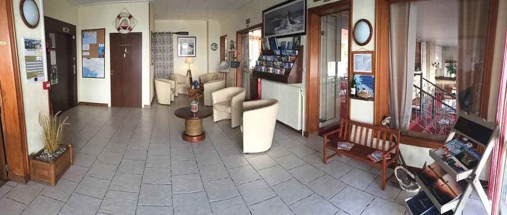 Hôtel Les Alignements - Photo 2