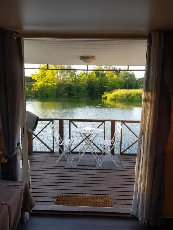 Mobil-home flottant SEURRE vue panoramique sur l'eau jacuzzi privé en option - Photo 5